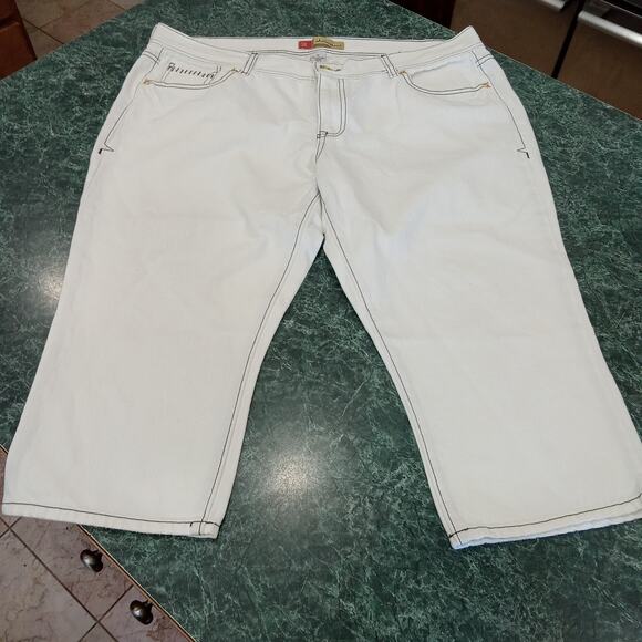 Old Navy Women's White Jean Black Stitch Capri Size 18 Distressed New Y2k Trendy - Picture 1 of 16